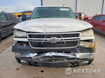 Piąte zdjęcie samochodu w środku: 2006 CHEVROLET SILVERADO K2500 HEAVY DUTY VIN:1GCHK23D96F183587 - miniatura