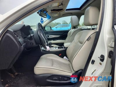 Zdjęcie 7 z 12 samochodu: 2019 INFINITI Q70 3.7 LUXE VIN:JN1BY1AR7KM580091 - miniatura