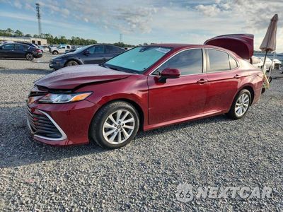 2021 TOYOTA CAMRY LE 4T1C11AK3MU569256 - główne zdjęcie licytacji z USA - miniatura