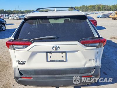 Zdjęcie 6 z 13 samochodu: 2019 TOYOTA RAV4 XLE VIN:JTMW1RFV1KD506754 - miniatura