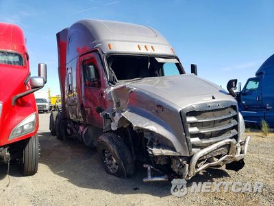 Czwarte zdjęcie samochodu z boku: 2020 FREIGHTLINER CASCADIA 126 SEMI TRUCK VIN:3AKJHHDR3LSLP0279 - miniatura