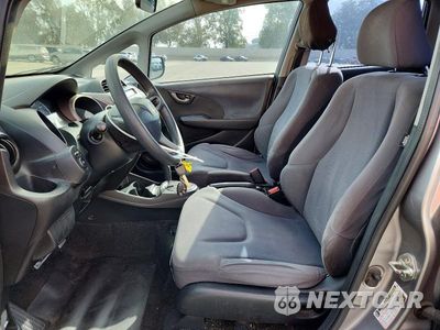 Zdjęcie 7 z 12 samochodu: 2010 HONDA FIT VIN:JHMGE8H20AS007409 - miniatura
