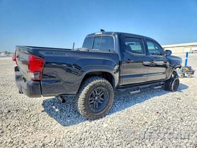Trzecie zdjęcie samochodu z tyłu: 2021 TOYOTA TACOMA SR V6 VIN:3TMCZ5AN3MM386586 - miniatura