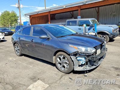 Czwarte zdjęcie samochodu z boku: 2019 KIA FORTE LXS VIN:3KPF24AD5KE018629 - miniatura