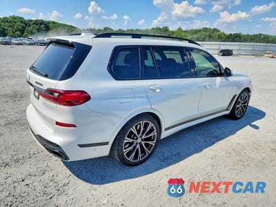 Trzecie zdjęcie samochodu z tyłu: 2022 BMW X7 M50I VIN:5UXCX6C0XN9M42616 - miniatura