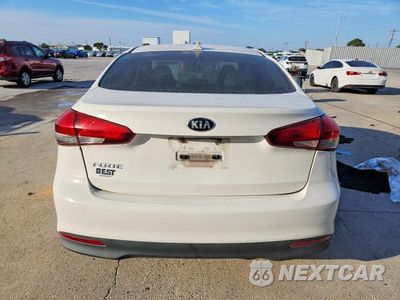 Zdjęcie 6 z 12 samochodu: 2017 KIA FORTE LX VIN:3KPFK4A70HE088011 - miniatura