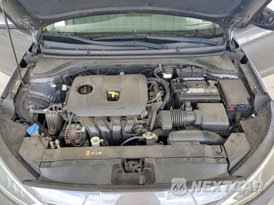 Zdjęcie 11 z 12 samochodu: 2020 HYUNDAI ELANTRA SEL VIN:5NPD84LF0LH531921 - miniatura
