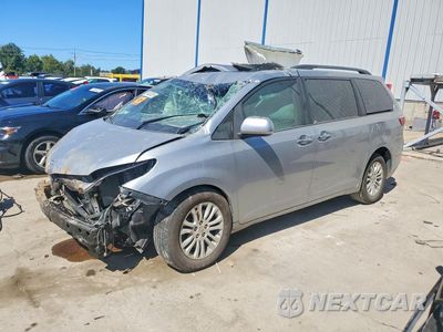 2015 TOYOTA SIENNA XLE 8-PASSENGER 5TDYK3DC4FS624019 - główne zdjęcie licytacji z USA - miniatura