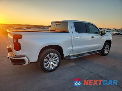 Trzecie zdjęcie samochodu z tyłu: 2022 CHEVROLET SILVERADO LTD K1500 HIGH COUNTRY VIN:1GCUYHEL8NZ109028 - miniatura