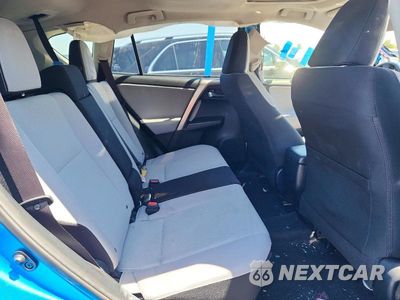 Zdjęcie 11 z 13 samochodu: 2018 TOYOTA RAV4 XLE VIN:JTMWFREV3JJ737710 - miniatura