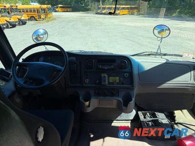 Zdjęcie 9 z 10 samochodu: 2015 FREIGHTLINER CHASSIS B2B VIN:4UZABRDU6FCFW9523 - miniatura