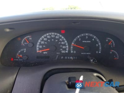 Zdjęcie 9 z 13 samochodu: 2002 FORD EXPEDITION XLT VIN:1FMRU15L52LA33481 - miniatura