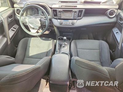Zdjęcie 8 z 13 samochodu: 2018 TOYOTA RAV4 XLE VIN:2T3WFREV3JW413934 - miniatura