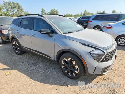 Czwarte zdjęcie samochodu z boku: 2023 KIA SPORTAGE X LINE VIN:5XYK6CAF6PG090786 - miniatura