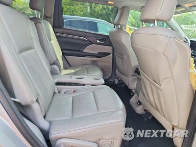 Zdjęcie 11 z 13 samochodu: 2017 TOYOTA HIGHLANDER LIMITED VIN:5TDDZRFH6HS370791 - miniatura