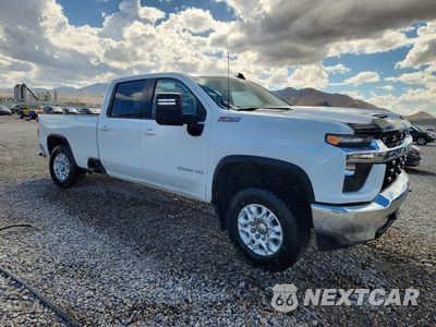 Czwarte zdjęcie samochodu z boku: 2022 CHEVROLET SILVERADO K3500 LT VIN:1GC4YTE70NF221541 - miniatura