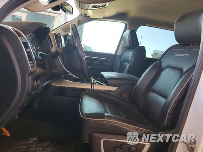 Zdjęcie 7 z 13 samochodu: 2019 RAM 1500 LARAMIE VIN:1C6RREJT1KN906089 - miniatura