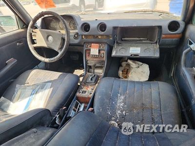 Zdjęcie 9 z 13 samochodu: 1984 MERCEDES-BENZ 300 DT VIN:WDBAB33A5EA158483 - miniatura