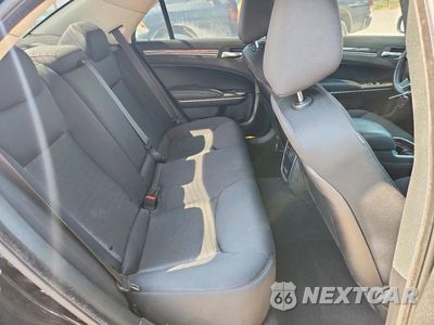 Zdjęcie 10 z 12 samochodu: 2019 CHRYSLER 300 TOURING VIN:2C3CCAAG9KH733253 - miniatura