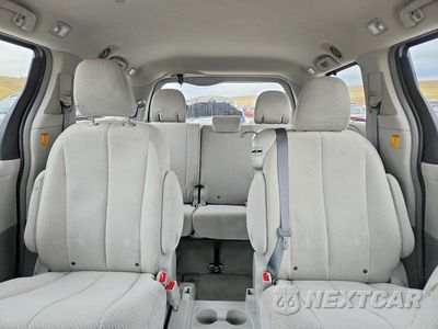 Zdjęcie 10 z 14 samochodu: 2013 TOYOTA SIENNA LE VIN:5TDKK3DC2DS288728 - miniatura