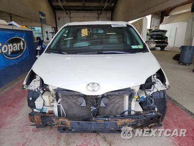 Piąte zdjęcie samochodu w środku: 2015 TOYOTA SIENNA XLE 8-PASSENGER VIN:5TDYK3DC3FS566114 - miniatura