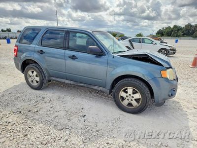 Czwarte zdjęcie samochodu z boku: 2011 FORD ESCAPE VIN:1FMCU0C70BKA74192 - miniatura