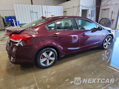 Trzecie zdjęcie samochodu z tyłu: 2018 KIA FORTE LX VIN:3KPFL4A7XJE273234 - miniatura
