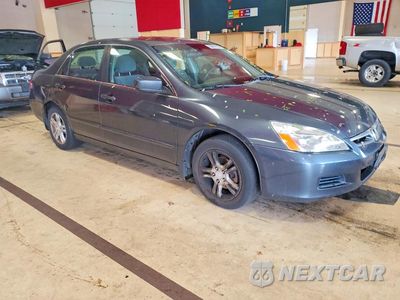 Czwarte zdjęcie samochodu z boku: 2007 HONDA ACCORD SE VIN:1HGCM56347A093773 - miniatura