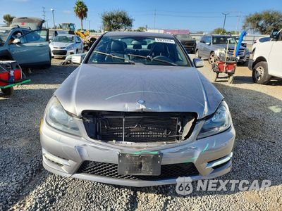 Piąte zdjęcie samochodu w środku: 2012 MERCEDES-BENZ C 250 VIN:WDDGF4HB6CR214118 - miniatura