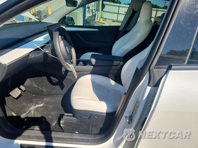 Zdjęcie 7 z 14 samochodu: 2023 TESLA MODEL Y VIN:7SAYGDEE1PA118337 - miniatura