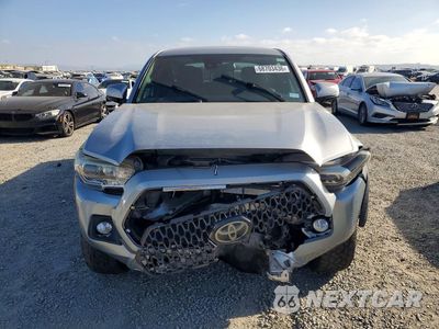 Piąte zdjęcie samochodu w środku: 2019 TOYOTA TACOMA TRD OFF-ROAD VIN:5TFCZ5AN1KX187138 - miniatura