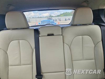 Zdjęcie 10 z 13 samochodu: 2023 VOLVO XC40 PLUS VIN:YV4L12UW1P2102388 - miniatura