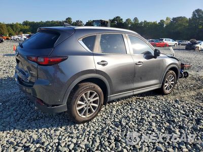 Trzecie zdjęcie samochodu z tyłu: 2022 MAZDA CX-5 PREFERRED VIN:JM3KFBCM8N0570697 - miniatura