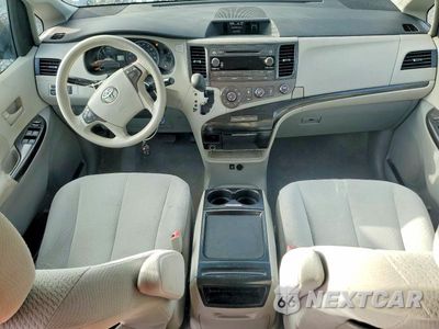 Zdjęcie 8 z 13 samochodu: 2011 TOYOTA SIENNA LE VIN:5TDKK3DCXBS098365 - miniatura