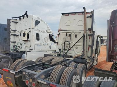 Trzecie zdjęcie samochodu z tyłu: 2014 FREIGHTLINER CASCADIA SEMI TRUCK VIN:3AKJGLD61ESFR7486 - miniatura
