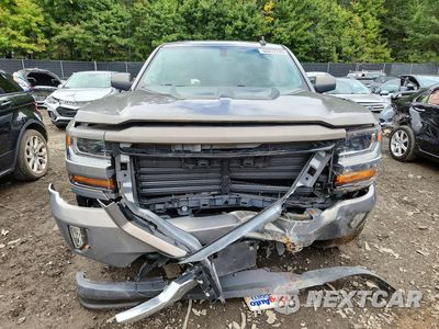 Piąte zdjęcie samochodu w środku: 2017 CHEVROLET SILVERADO K1500 LT VIN:1GCVKRECXHZ206795 - miniatura