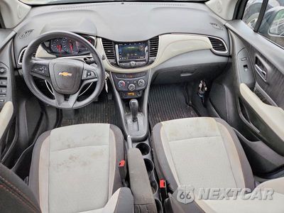 Zdjęcie 8 z 13 samochodu: 2019 CHEVROLET TRAX LS VIN:3GNCJKSB7KL278363 - miniatura