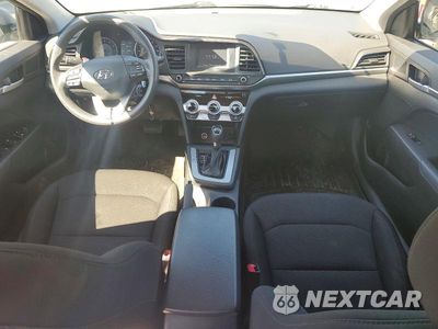 Zdjęcie 8 z 12 samochodu: 2019 HYUNDAI ELANTRA SE VIN:5NPD74LF5KH434540 - miniatura