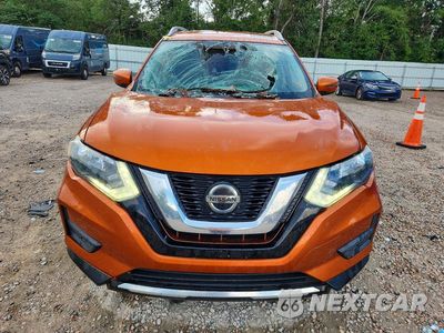 Piąte zdjęcie samochodu w środku: 2019 NISSAN ROGUE SV VIN:5N1AT2MV1KC700023 - miniatura