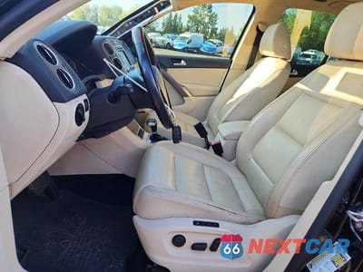 Zdjęcie 7 z 12 samochodu: 2009 VOLKSWAGEN TIGUAN S VIN:WVGAV75N09W502662 - miniatura