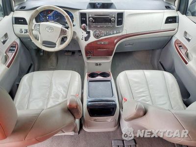 Zdjęcie 8 z 13 samochodu: 2011 TOYOTA SIENNA XLE 8-PASSENGER VIN:5TDYK3DC6BS013628 - miniatura