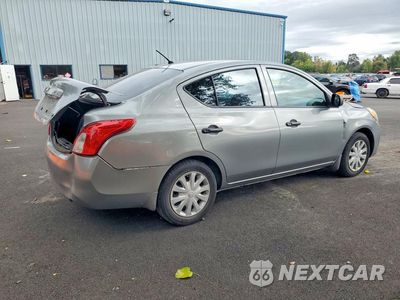 Trzecie zdjęcie samochodu z tyłu: 2012 NISSAN VERSA 1.6 S VIN:3N1CN7AP6CL942583 - miniatura