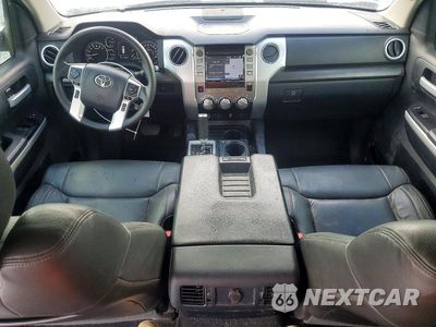 Zdjęcie 8 z 13 samochodu: 2018 TOYOTA TUNDRA CREWMAX SR5 VIN:5TFEM5F18JX132049 - miniatura