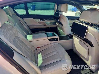 Zdjęcie 10 z 12 samochodu: 2016 BMW 750 XI VIN:WBA7F2C56GG418982 - miniatura