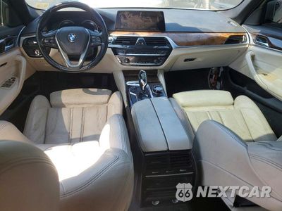 Zdjęcie 8 z 12 samochodu: 2019 BMW 530 I VIN:WBAJA5C5XKBX87615 - miniatura