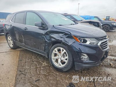 Czwarte zdjęcie samochodu z boku: 2020 CHEVROLET EQUINOX LT VIN:2GNAXKEV7L6176188 - miniatura