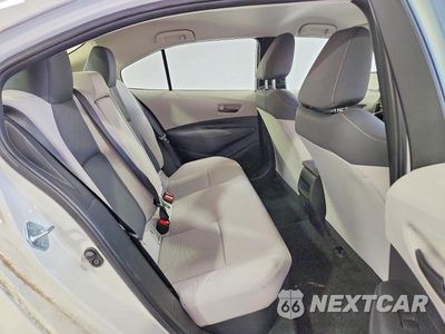 Zdjęcie 10 z 12 samochodu: 2022 TOYOTA COROLLA LE VIN:JTDEAMDE2N3003147 - miniatura