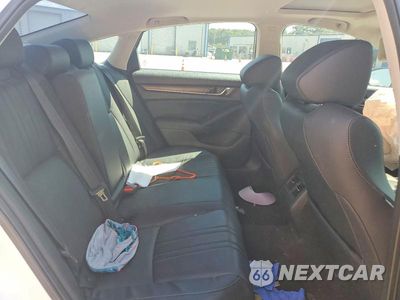 Zdjęcie 10 z 12 samochodu: 2018 HONDA ACCORD TOURING VIN:1HGCV2F97JA012398 - miniatura