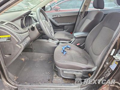 Zdjęcie 7 z 12 samochodu: 2012 KIA FORTE EX VIN:KNAFU4A2XC5479196 - miniatura