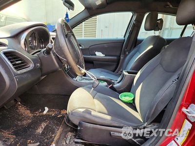 Zdjęcie 7 z 12 samochodu: 2013 CHRYSLER 200 LX VIN:1C3CCBAB6DN568721 - miniatura